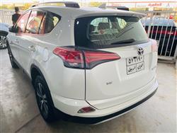 تۆیۆتا ڕاڤ 4